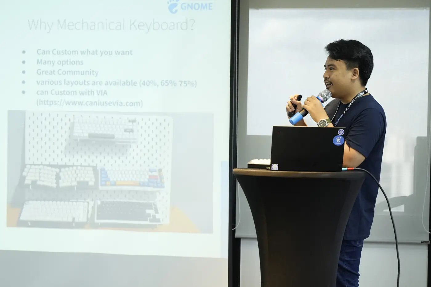 Saat jadi pembicara di GNOME.Asia Summit 2022 Rifki Affandi menjadi pembicara di GNOME.Asia Summit 2022